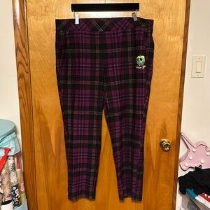 Torrid Disney Villains Poison Apple Pants, Size 2